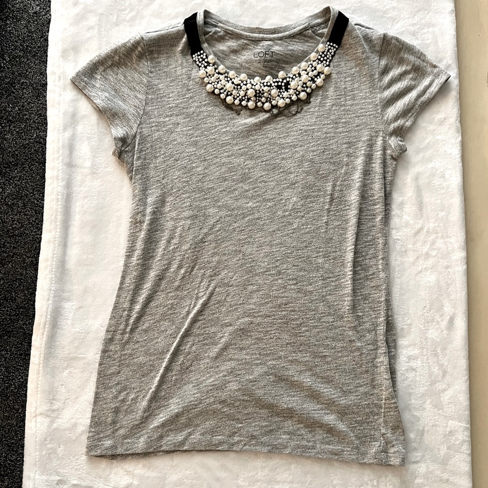 LOFT Ann Taylor Gray T-Shirt with pearl detail. Size M